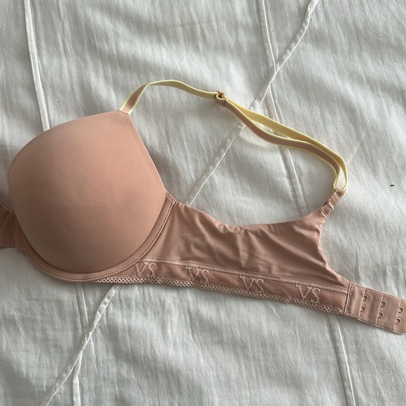 VS Pink WEAR EVERYWHERE LIGHTLY LINED T-SHIRT BRA NUDE sz 34C - Picture 4 of 4